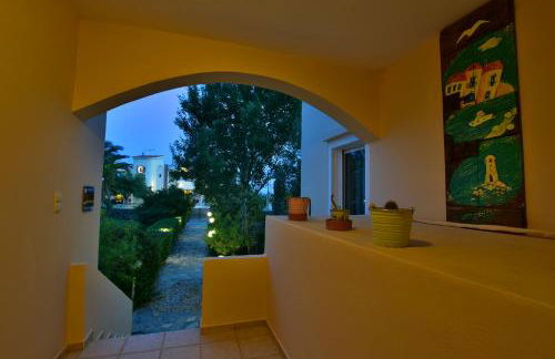 Flisvos Rooms - Photo 31