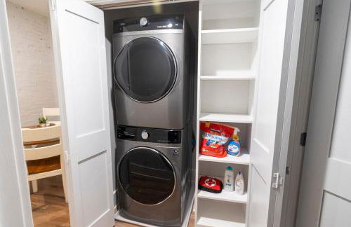 Spacious 2 bed 2 bath Downtown OTR condo minutes walk to the Reds Bengals stadium & more! - Foto 24