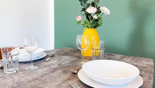 schickes Apartment 5 min vom Hbf der Kulturhauptstadt 2025 - Foto 4