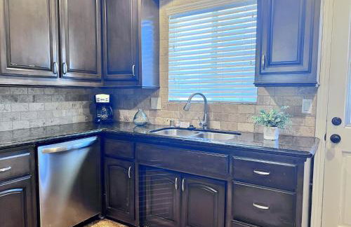 Gorgeous Pool Home 1/2 Mile Walk to Disney - Foto 4