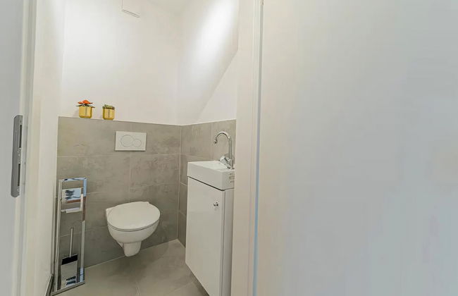 Cozy Stylish Berlin Apartment With 2 Bedrooms - Photo 13