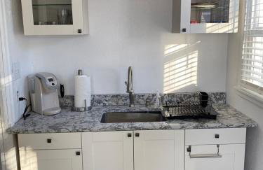 Quiet retreat, minutes from highway and downtown - Foto 9