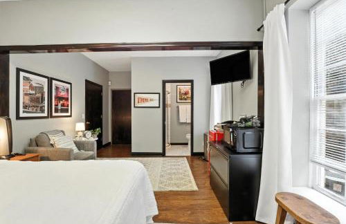 New Listing The 483 Suite - Walk to Stadium - Photo 7