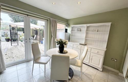 3 Bed with parking, ideal for families - Photo 10