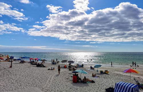 GreenLinks Luxury Villa at Lely Resort Golf - 3 Bedrooms - Photo 22