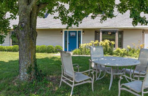 Tranquil Family Home with Yard, 14 Mi to Springfield - Foto 2