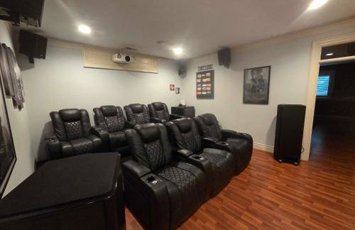 Luxury Family Estate Near PDX, Theater, Sauna & Game Room - Foto 8