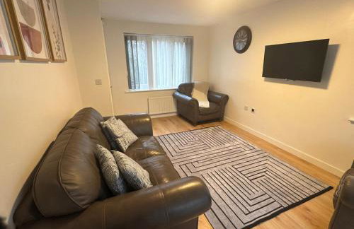 Peaceful modern home with garden and parking - Foto 9