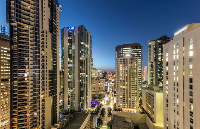 Oaks Brisbane River City Suites - Photo 63