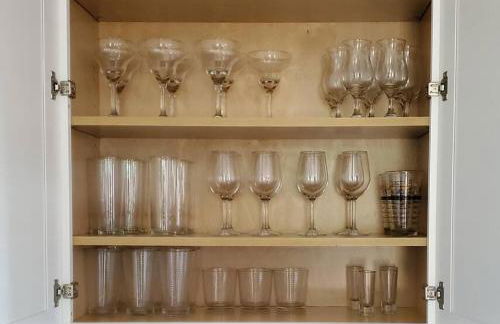 Black House - Downtown Elegance with HotTub and King Beds - Foto 54