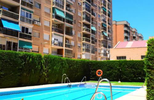 Amplio y luminoso apartamento cerca del centro y la playa con piscina y parking privado - Foto 43