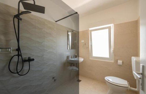 Amazing Home In Frkeci With Wifi - Foto 45