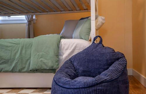 Entertainment Haven w Firepit, Games & Fenced Yard - Foto 33