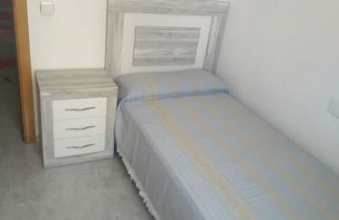 Apartamento céntrico en la playa con piscina. - Foto 11