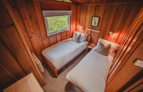 Timber Hill Self Catering Cedar Lodges - Foto 26