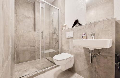 Tolstov Apartments - Monteurwohnungen - 3 Schlafzimmer - Küche - Balkon - Waschmaschine - 25 Min zur Messe DUS - Foto 11