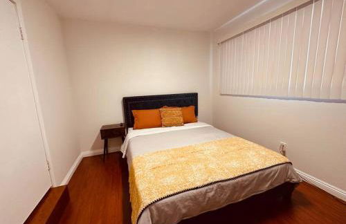 Charming 3BR Retreat near Disneyland Downtown LA! - Foto 26