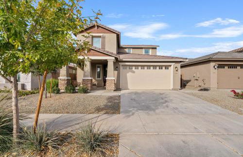 Luxe Queen Creek Home with Pool, Yard, Work Station - Photo 42