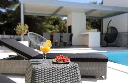 Luxury Villa Nada with Pool - Foto 4
