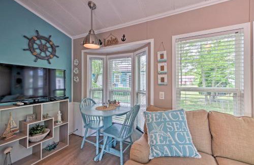 Middle Bass Island Escape Resort Pool and Bar! - Foto 5