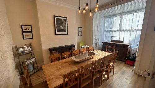 Central Barmouth Town House - Near Beach - Sleeps up to 16! - Foto 2