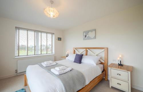 Spacious Coastal Retreat with Sea Views - Foto 34