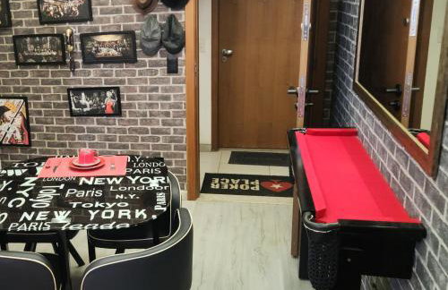 Lindo Flat temático - Asa Sul 913 apartamento - self checkin - garagem - Portaria 24h - Aeroporto - Rodoviária - Foto 2