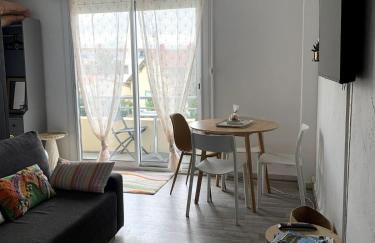 Grand Studio avec Balcon au pied de la Plage Clim Wifi - Foto 12