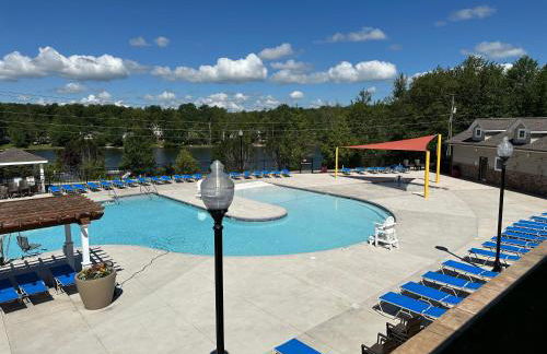 Majestic Lake Front Chalet - Foto 43