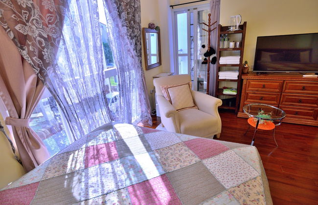 White Cotton Candy B&B - Photo 43