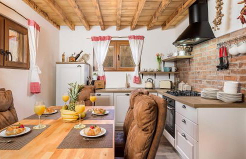 Gorgeous Home In Gospic - Photo 7