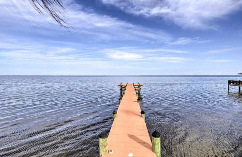 Riverfront Titusville Home with Pool and Pickleball! - Foto 41