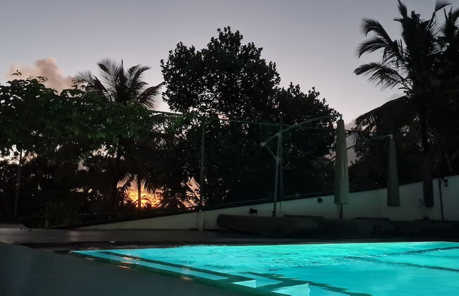 Villa Talpe Inviting 5 Bedrooms & Massage Pool - Photo 32