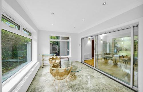 Lux 5 Bed sleeps 11, 10 mins from Wembley Stadium, Jacuzzi and Steam Shower - Photo 50