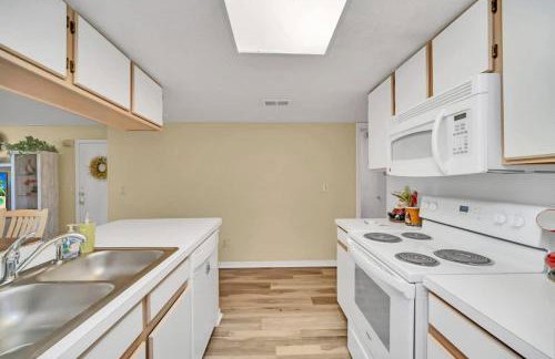 Beautiful Royal Palm Bay Condo near Disney - Foto 16