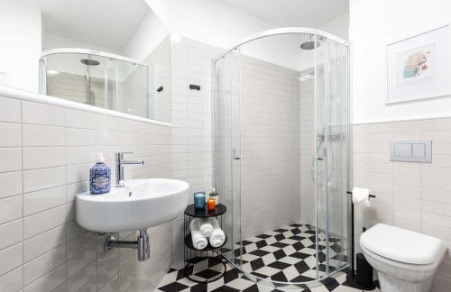 H11 Aparthotel - Photo 54