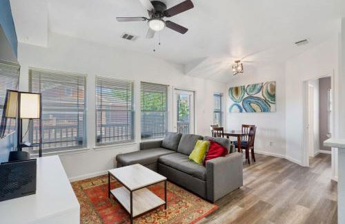 Quaint 2BD2B Condo* Fully Furnished*Amazing Patio* - Photo 4