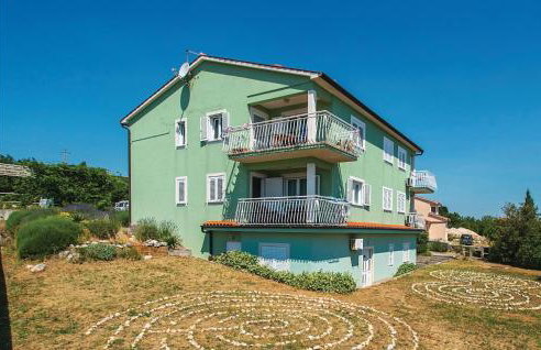 2 Bedroom Awesome Apartment In Labin - Photo 6