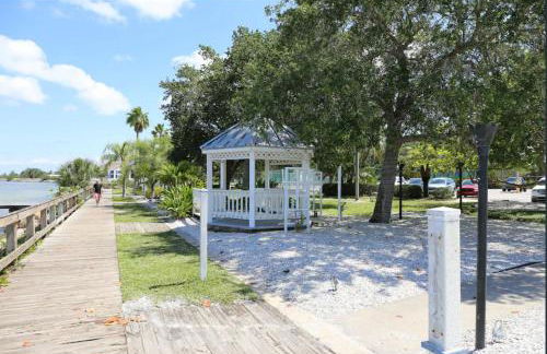 Beautiful New Luxury Townhome with Private Beach and Swimming Pools - Foto 71