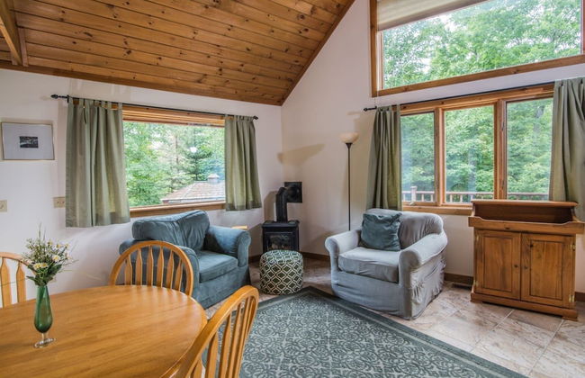 Cottage in the Woods - Photo 9