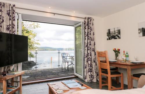 Spanish Boathouse - Photo 14