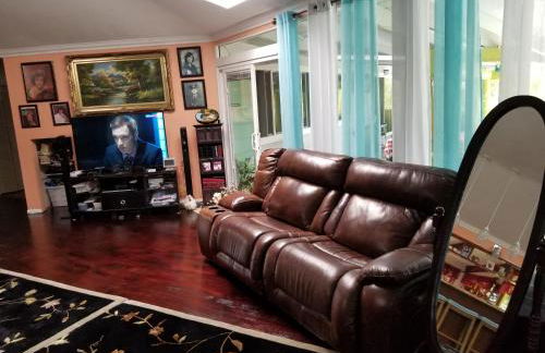 Fully renovated 4 bd with 2 master suits, 3 bth home in centralized location - Foto 18