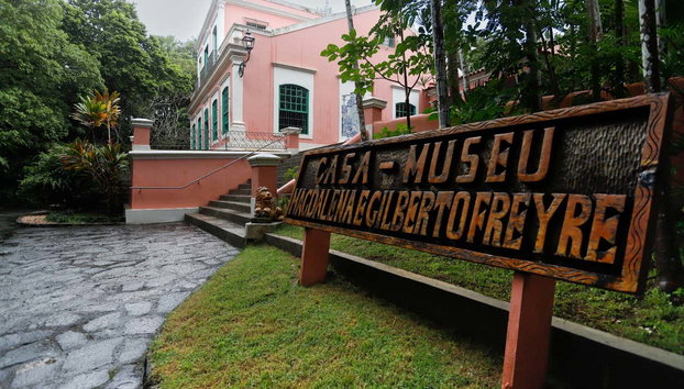 Visita guiada pela Fundação Gilberto Freyre - Foto 3, Letreiro de boas-vindas