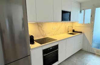 Barcelona a 20 minutos en piso reformado y soleado - Photo 10