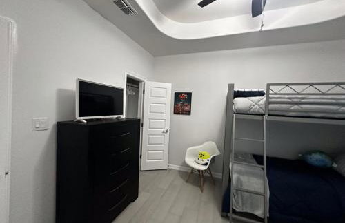 Quiet Cozy Spacious Stay w Private Pool - Foto 51