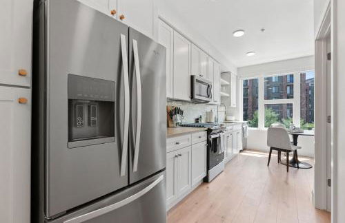 Outstanding Amenities-New Complex- Downtown Luxury - Foto 16