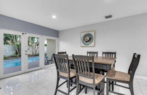 Stunning 4 Bedrooms House with Pool 6 minutes to the Ocean - Foto 61