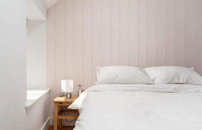 Seaview-2br-sleeps5-cottage-fastwifi-woodburner - Foto 9