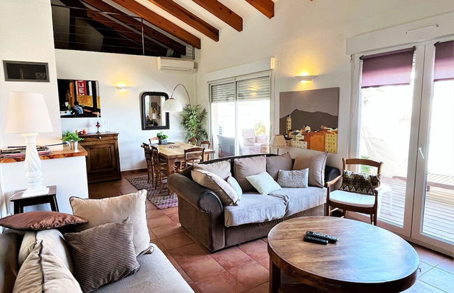 Apartment With sea View and Pool - Photo 19