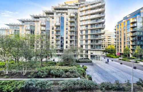Bright Riverside 2 Bed Haven with Balcony - Modern Comfort in Battersea - Foto 40